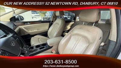 2017 Hyundai SONATA Hybrid Limited   - Photo 13 - Danbury, CT 06810