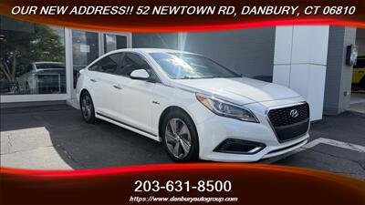 2017 Hyundai SONATA Hybrid Limited   - Photo 8 - Danbury, CT 06810
