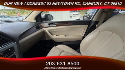2017 Hyundai SONATA Hybrid Limited   - Photo 22 - Danbury, CT 06810