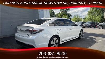 2017 Hyundai SONATA Hybrid Limited   - Photo 2 - Danbury, CT 06810