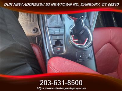 2019 Toyota Camry XSE   - Photo 10 - Danbury, CT 06810