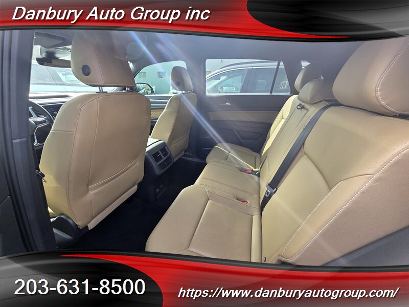 2020 Volkswagen Atlas Cross Sport SEL 4Motion - Photo 7 - Danbury, CT 06810