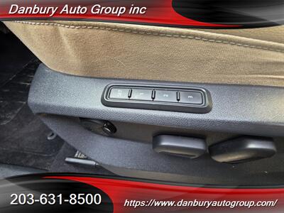 2020 Volkswagen Atlas Cross Sport SEL 4Motion - Photo 9 - Danbury, CT 06810