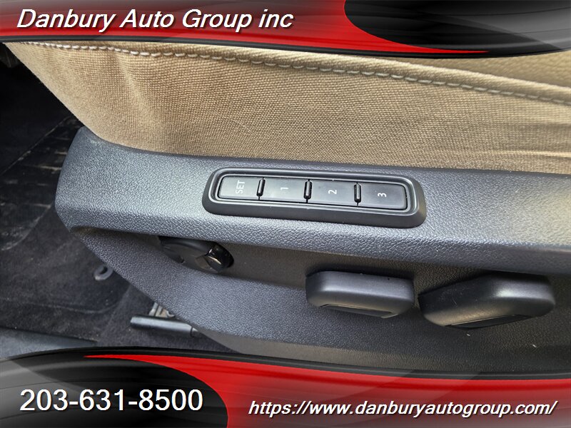 2020 Volkswagen Atlas Cross Sport SEL 4Motion - Photo 9 - Danbury, CT 06810