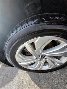 2020 Volkswagen Atlas Cross Sport SEL 4Motion - Photo 5 - Danbury, CT 06810