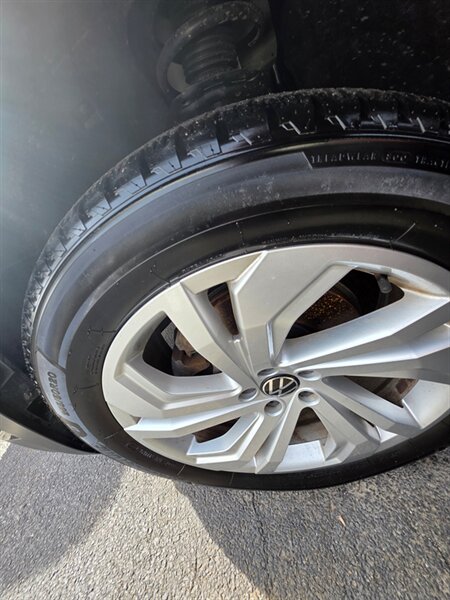 2020 Volkswagen Atlas Cross Sport SEL 4Motion - Photo 5 - Danbury, CT 06810