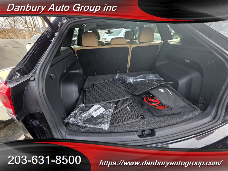 2020 Volkswagen Atlas Cross Sport SEL 4Motion - Photo 4 - Danbury, CT 06810