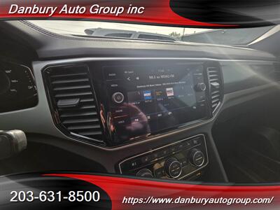 2020 Volkswagen Atlas Cross Sport SEL 4Motion - Photo 13 - Danbury, CT 06810