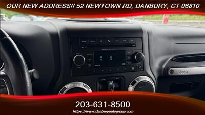 2014 Jeep Wrangler Unlimited Sahara   - Photo 15 - Danbury, CT 06810