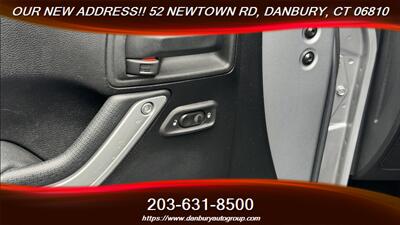 2014 Jeep Wrangler Unlimited Sahara   - Photo 10 - Danbury, CT 06810