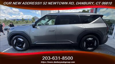2024 Kia EV9 Wind   - Photo 2 - Danbury, CT 06810