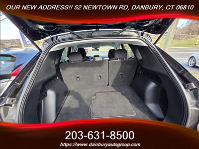 2022 Ford Escape SE   - Photo 2 - Danbury, CT 06810
