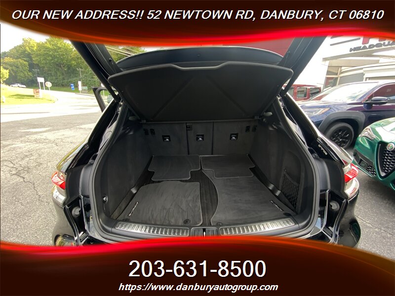 2021 Porsche Macan - Photo 27 - Danbury, CT 06810