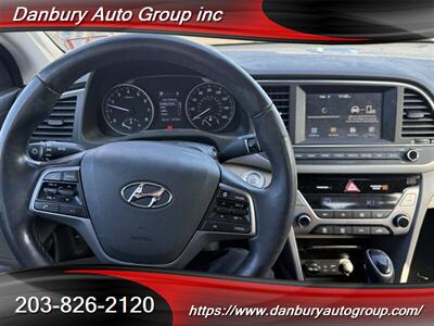 2018 Hyundai ELANTRA SEL  VALUE PKG - Photo 10 - Danbury, CT 06810