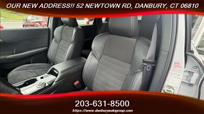 2025 Mitsubishi Outlander SE - Photo 11 - Danbury, CT 06810