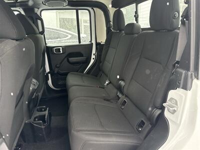2020 Jeep Gladiator Sport   - Photo 11 - Danbury, CT 06810
