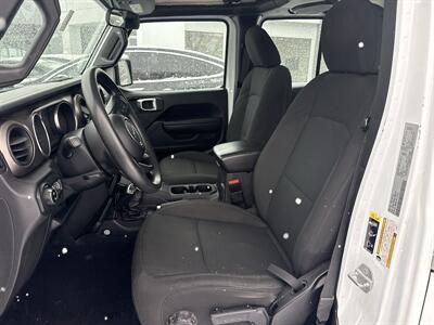2020 Jeep Gladiator Sport   - Photo 9 - Danbury, CT 06810