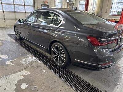 2022 BMW 750i xDrive - Photo 4 - Danbury, CT 06810