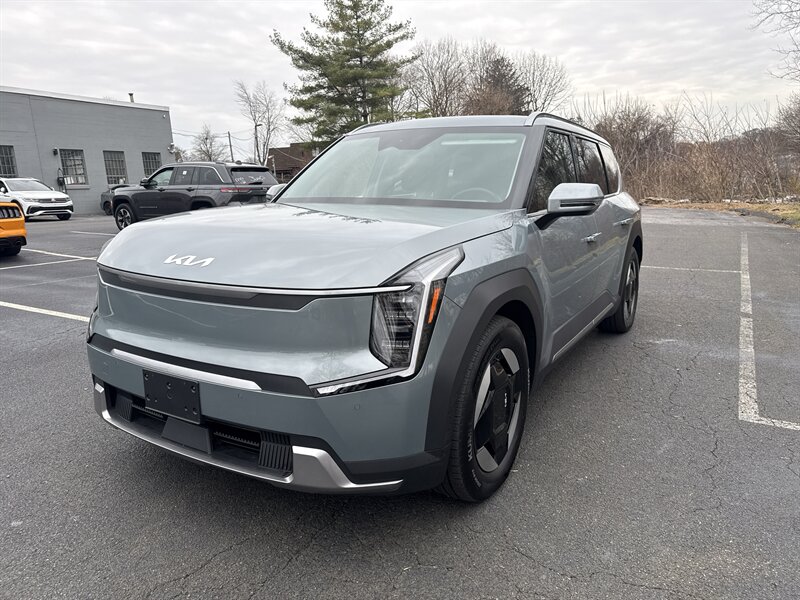2024 Kia Ev9 Wind's photo