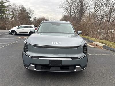 2024 Kia EV9 Wind   - Photo 2 - Danbury, CT 06810