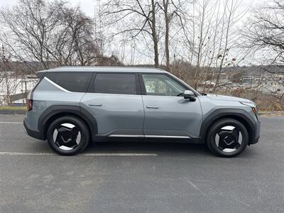 2024 Kia EV9 Wind   - Photo 7 - Danbury, CT 06810