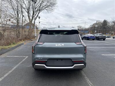 2024 Kia EV9 Wind   - Photo 5 - Danbury, CT 06810