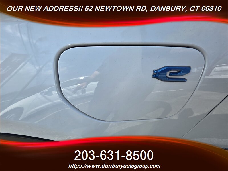 2023 Jeep Grand Cherokee Trailhawk 4xe - Photo 4 - Danbury, CT 06810