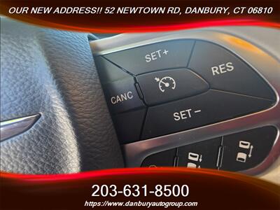 2017 Chrysler 300C Platinum   - Photo 19 - Danbury, CT 06810