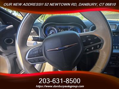 2017 Chrysler 300C Platinum   - Photo 11 - Danbury, CT 06810