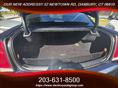 2017 Chrysler 300C Platinum   - Photo 4 - Danbury, CT 06810