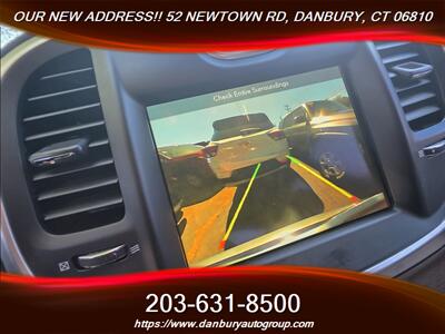 2017 Chrysler 300C Platinum   - Photo 18 - Danbury, CT 06810