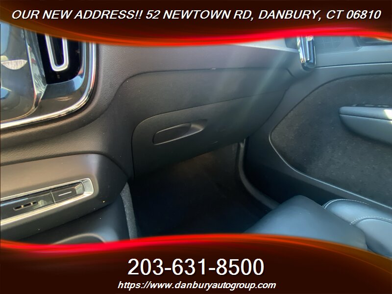 2024 Volvo XC40 B5 Plus Bright Theme - Photo 15 - Danbury, CT 06810