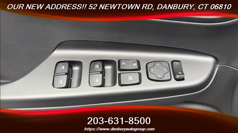 2023 Hyundai KONA Electric SEL - Photo 12 - Danbury, CT 06810
