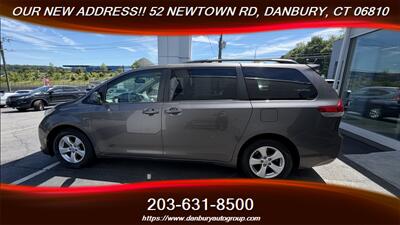 2013 Toyota Sienna LE 8-Passenger - Photo 2 - Danbury, CT 06810