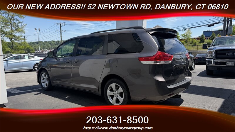 2013 Toyota Sienna LE 8-Passenger - Photo 3 - Danbury, CT 06810