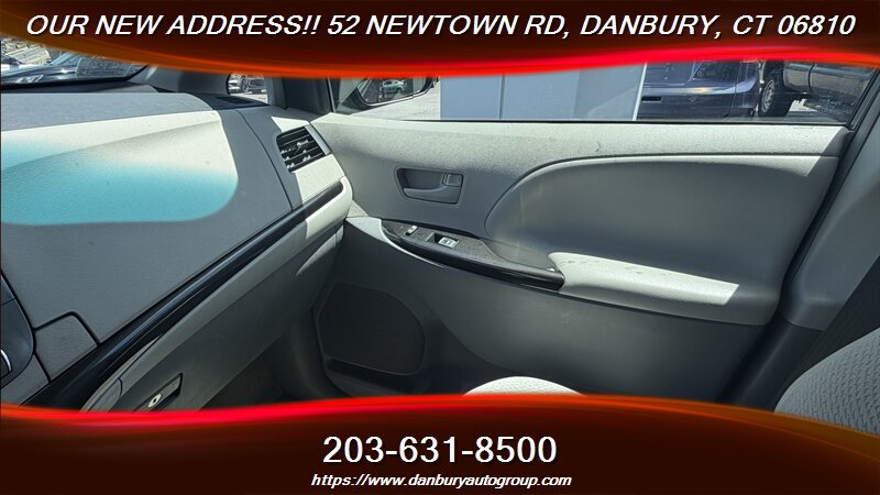2013 Toyota Sienna LE 8-Passenger - Photo 12 - Danbury, CT 06810