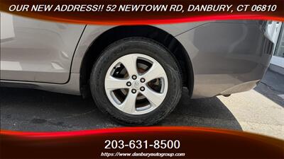 2013 Toyota Sienna LE 8-Passenger - Photo 19 - Danbury, CT 06810