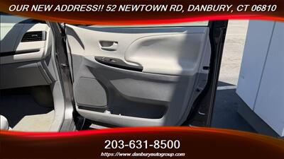 2013 Toyota Sienna LE 8-Passenger - Photo 17 - Danbury, CT 06810