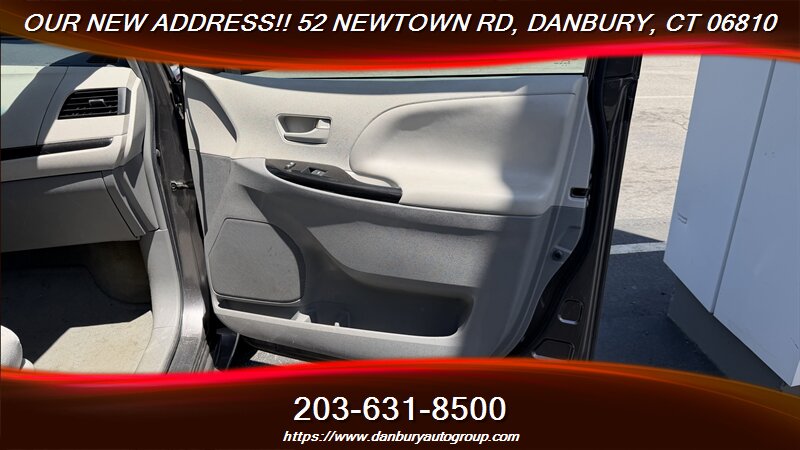 2013 Toyota Sienna LE 8-Passenger - Photo 17 - Danbury, CT 06810