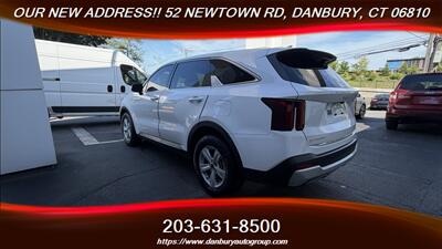 2025 Kia Sorento LX - Photo 2 - Danbury, CT 06810