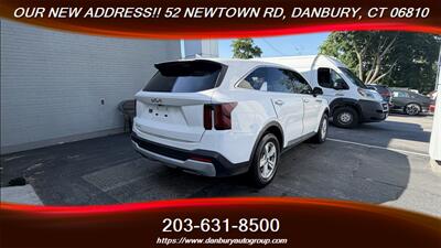 2025 Kia Sorento LX - Photo 4 - Danbury, CT 06810