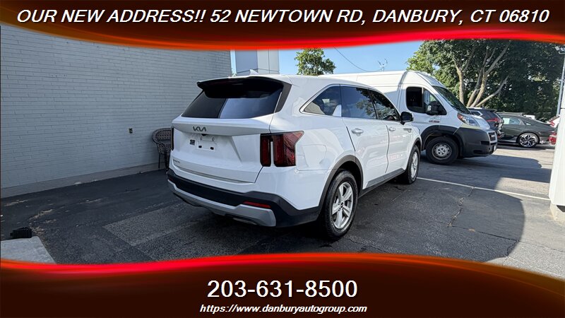2025 Kia Sorento LX - Photo 5 - Danbury, CT 06810