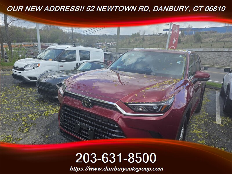 2025 Toyota Grand Highlander LE   - Photo 1 - Danbury, CT 06810