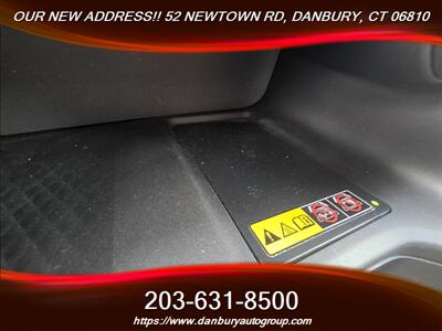 2025 Toyota Grand Highlander LE   - Photo 18 - Danbury, CT 06810