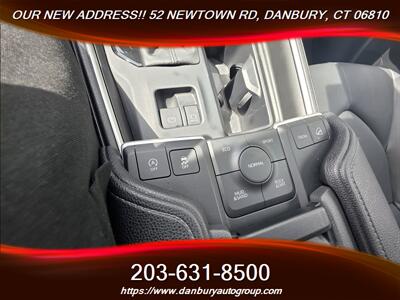 2025 Toyota Grand Highlander LE   - Photo 20 - Danbury, CT 06810