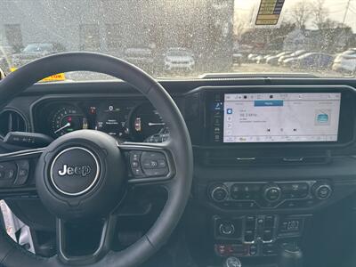 2024 Jeep Wrangler Rubicon 4xe - Photo 10 - Danbury, CT 06810
