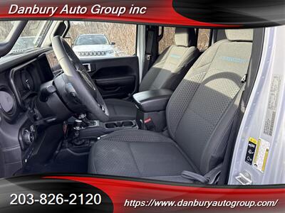 2024 Jeep Wrangler Rubicon 4xe - Photo 9 - Danbury, CT 06810