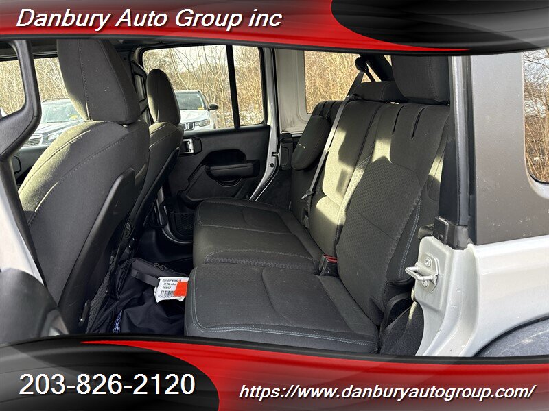 2024 Jeep Wrangler Rubicon 4xe - Photo 13 - Danbury, CT 06810