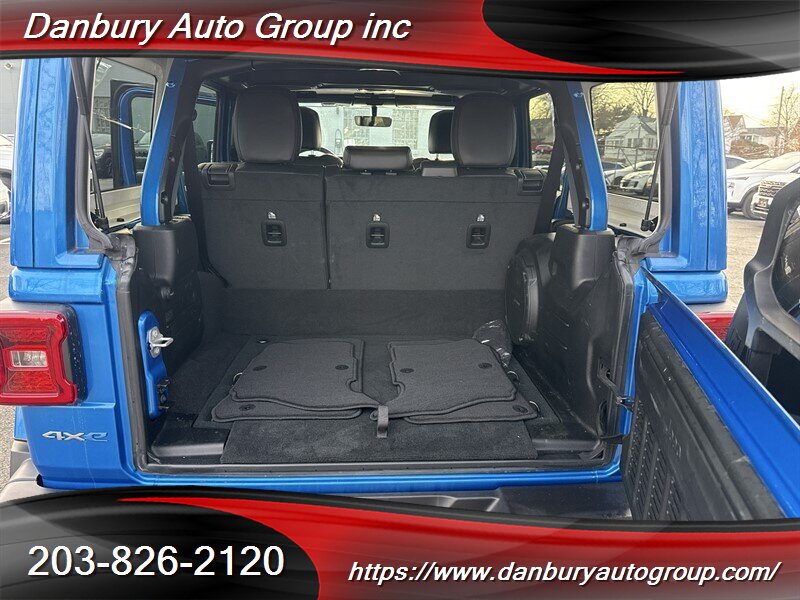 2023 Jeep Wrangler Sahara 4xe - Photo 14 - Danbury, CT 06810