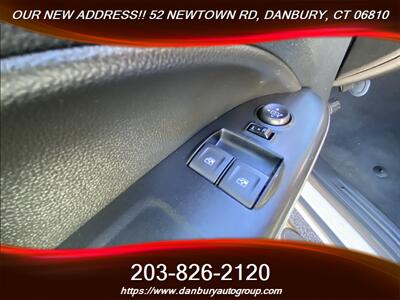 2022 Chevrolet Colorado LT - Photo 8 - Danbury, CT 06810